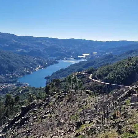 Geres אתר קמפינג Ermida (Braga)