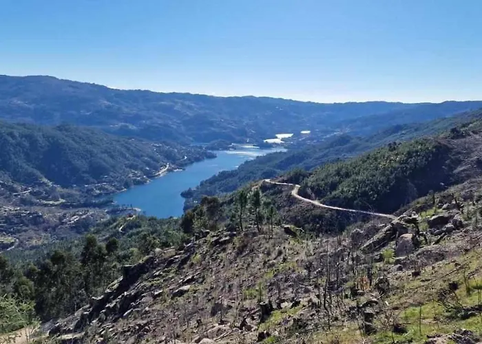 Geres Кемпинг Ermida (Braga)